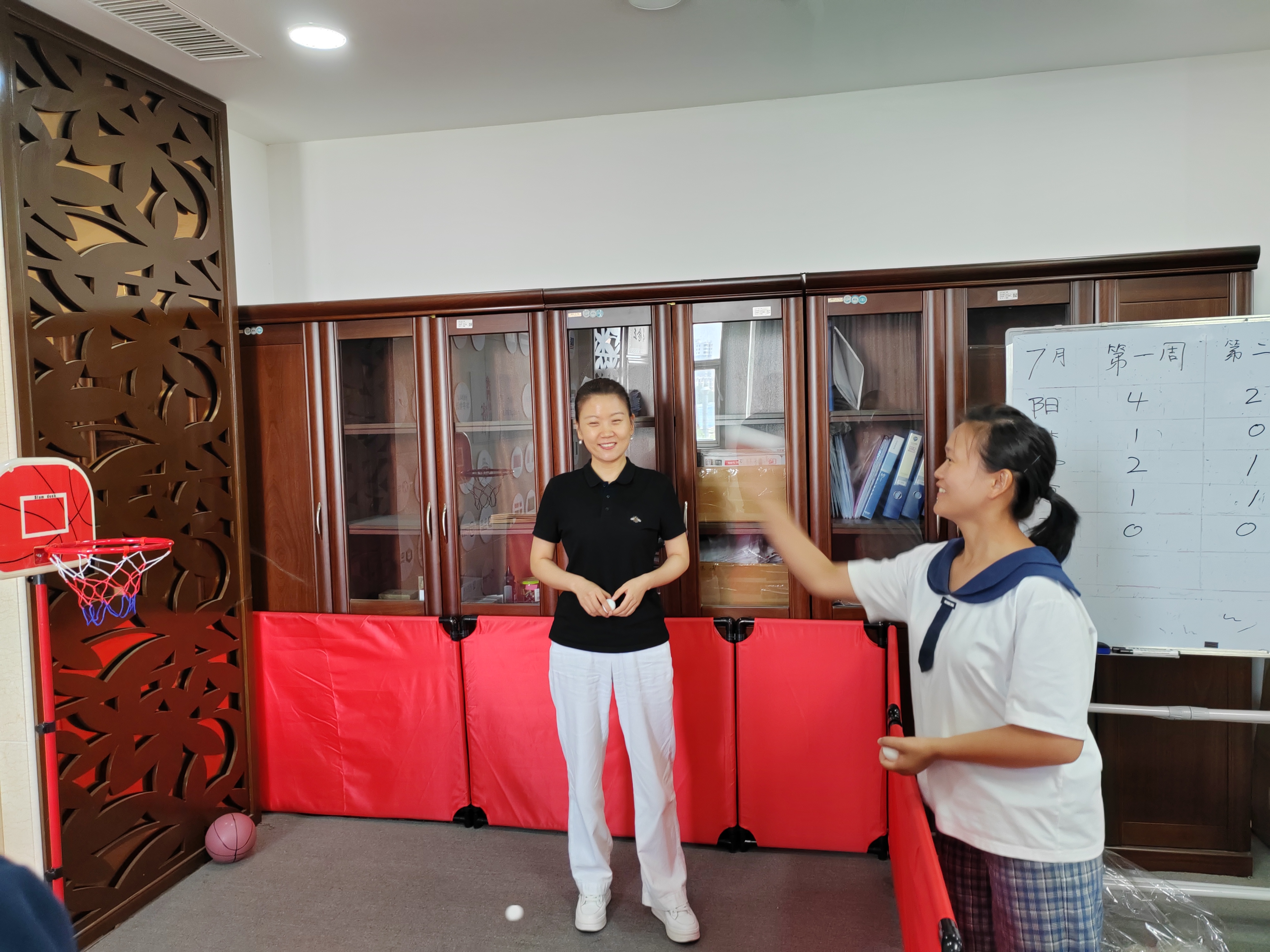 军巡铺防误喷水炮庆八一活动